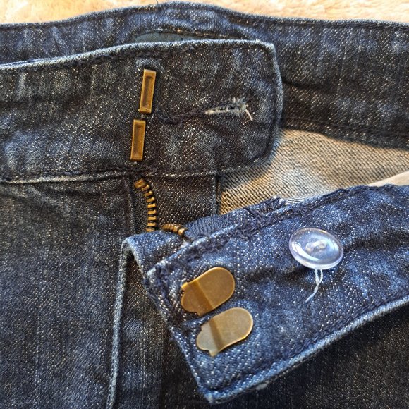 The Limited Dark Wash Denim Jean Capris Size 8 - Picture 7 of 7